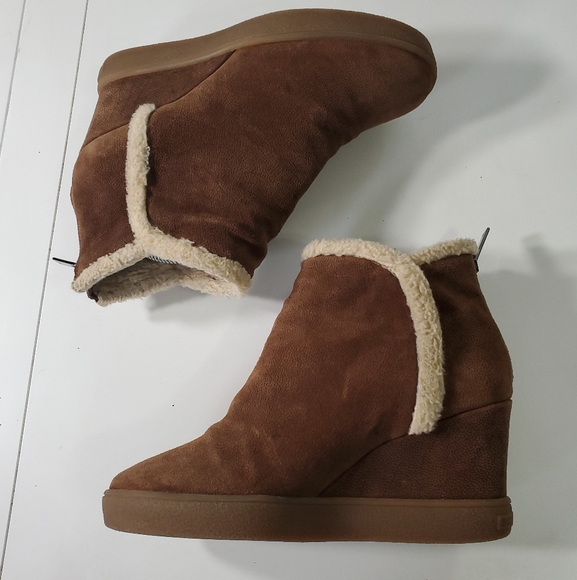 Aquatalia Charlie Waterproof Suede Bootie 8 - Picture 7 of 11